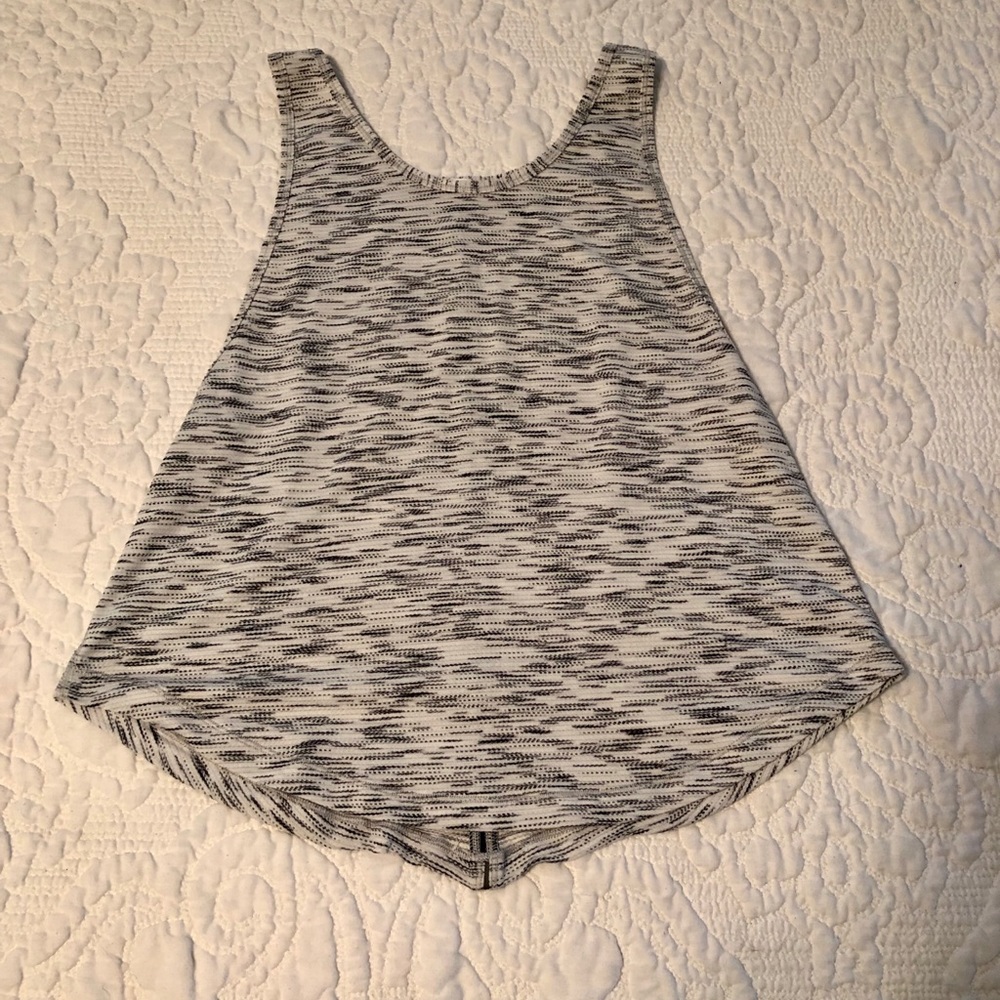Lululemon muscle crop tank - size 2